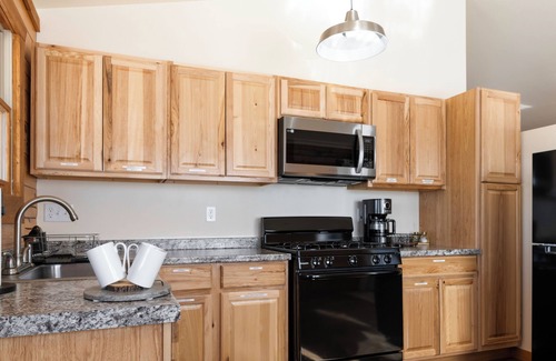 Cripple Creek Cabin | Oso Lucky Lodge in Cripple Creek, CO