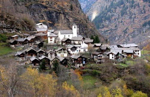 Calanca Bed & Breakfast | Ostello Landarenca