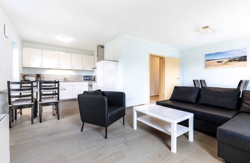 Wichmannsdorf Apartment | Ostsee Landhaus am Schlosspark OFC 13 - Baltic Sea country house with terrace, garden and
