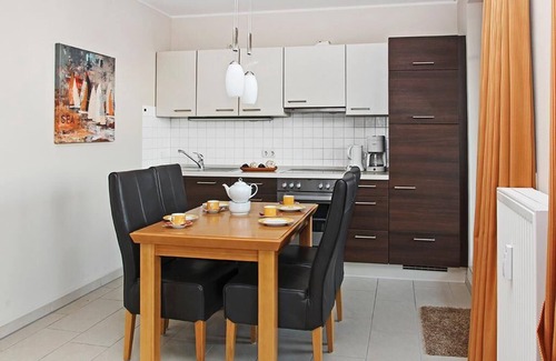 Kuehlungsborn Apartment | Ostsee-penthouse am Yachthafen mit Dachterrasse, Strandkorb und Tollem Meerblick