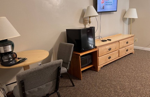 Oswego Hotel | Oswego Inn