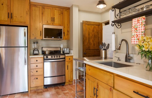 Country Club - North Shore House | Oswego Lake Country Club by 9th Fairway; n"The Bentley" - An ADU for 31+ days