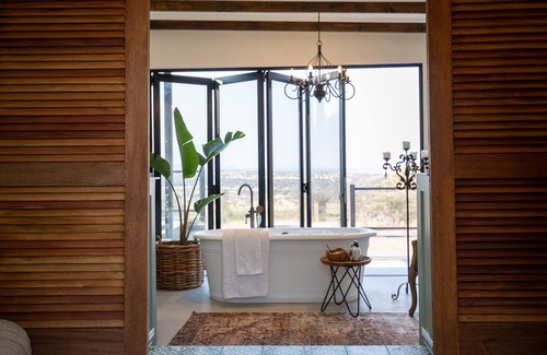 Otjiwarongo Cabin | Otjiwa Safari Lodge