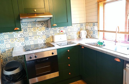 Warminster Ski Chalet | Otter 1 HuntersMoon-Warminster-Longleat-Wiltshire