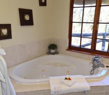 Fort Nottingham Ski Chalet | Otters Den
