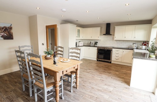 Cotebrook Cottage | OULTON BARN HOUSE, family friendly, with a garden in Tarporley