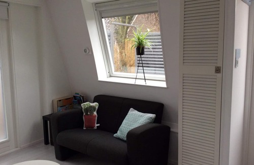 Heiloo House | Our B & B is located in the back of our garden in a separate garden house
