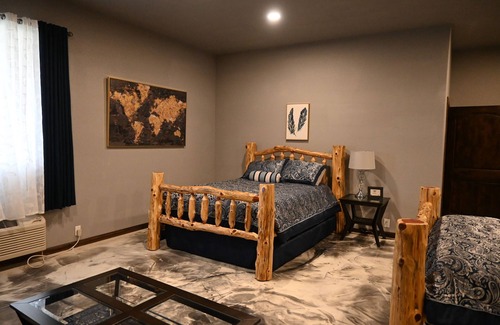 Martinsville Cabin | Our beautiful lodge near Albany, MO is sure to please! Perfect for large groups