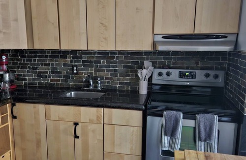 Beltline Condo | Our Cozy Downtown Calgary Retreat -With Amenities!