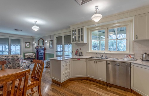 Sofala Bed & Breakfast | Our guest house is the perfect home away from home