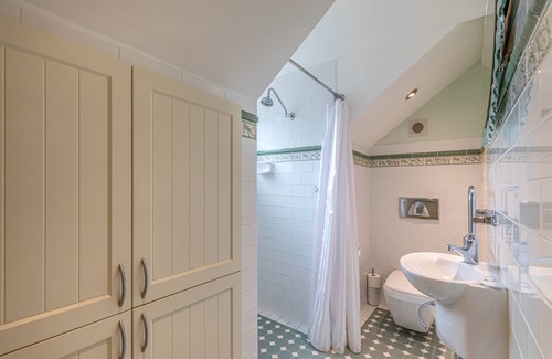 Sofala Bed & Breakfast | Our Loft sits above our Guest House main residence with balcony view