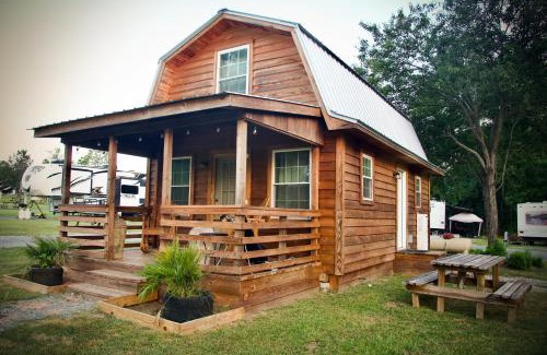 Ashburn House | Outdoor Adventure Retreats - Wanee Lake Golf & RV