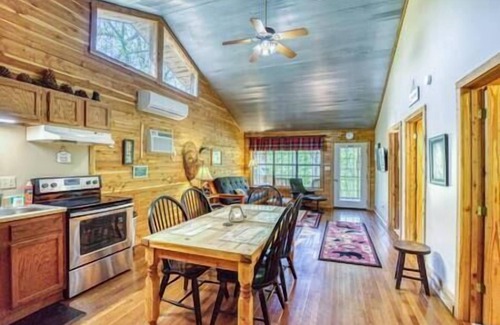 Calico Rock Cabin | Outdoor Adventure Cabin, 2BR w/HOT TUB