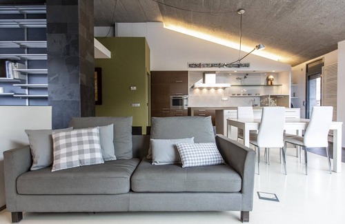 Les Escaldes Apartment | Outdoor Comfort Àtic West