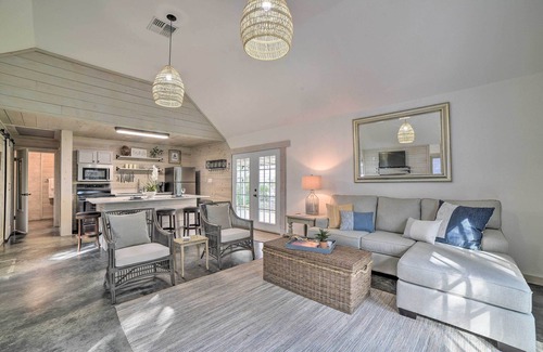 Fulton House | Outdoor Oasis & Grills: Ultimate Rockport Home!