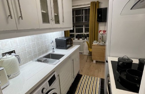 St. Johns Wood Apartment | OUTSTANDING 2 BEDROOM APRTM, REGENT PARK, LBS, LONDON ZOO, ST JOHNS WOOD, W9 NW8