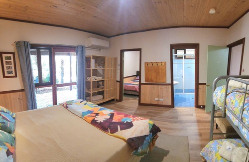 Bilpin Cabin | Outstanding family holiday - group B&B/farmstay in Bilpin, Blue Mountains.