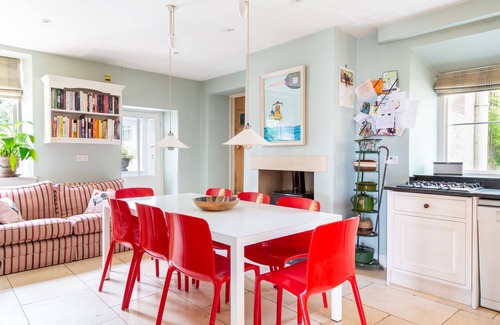 Cirencester House | Outstandingly Beautiful Cotswold Retreat w.swimming&tennis