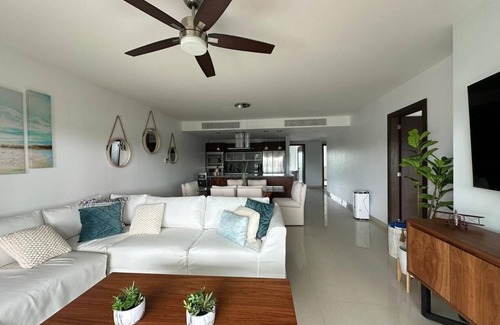 Jimenez Condo | OV324N (2-Bedroom Condo) with Pool and Ocean view - Handicap accessible by RedAwning