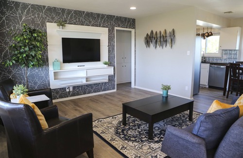 Thousand Oaks House | Over the Oaks - Great View - Whole Home - Stylish