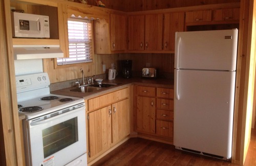 Byrdstown Cabin | Overlook a Slice of Heaven Near Dale Hollow Lake - Unit B - Pet Friendly