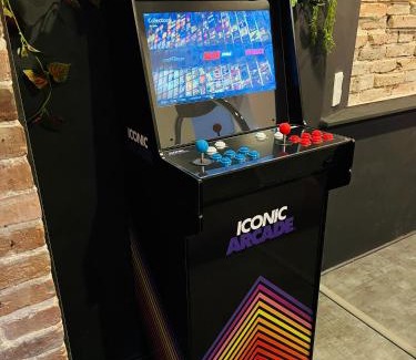 Region Hannover District House | OVERNIGHT No4 - Arcade, Kino, Airhockey, Dart