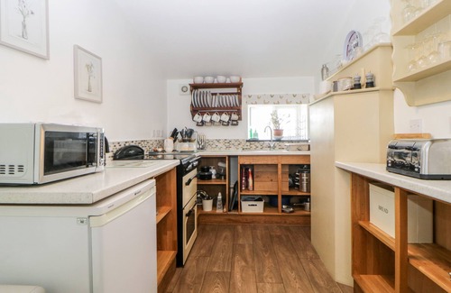 Grenofen Cottage | OWL BARN, pet friendly, character holiday cottage in Tavistock