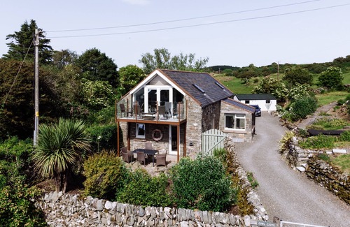 Castle Douglas Cottage | Owl Cote - a cottage that sleeps 5 guests in 3 bedrooms