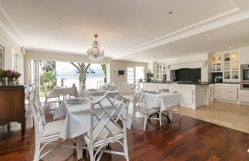 Greater Johannesburg Metropolitan Area Hotel | Oxford Healthcare Retreat
