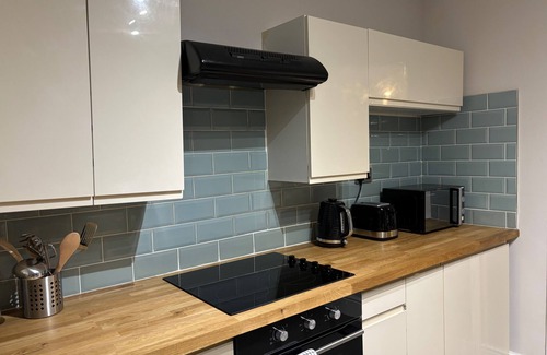 Cowley House | Oxford-House-Sleeps 7-Parking-Garden