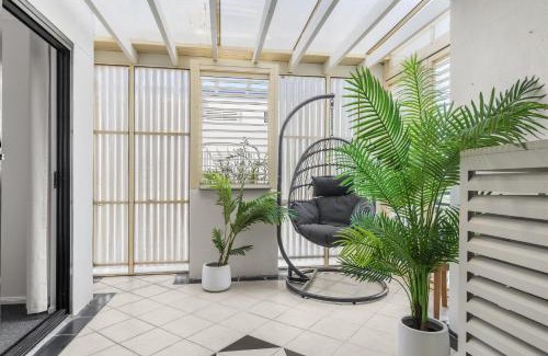 New Farm Apartment | Oxlade Luxury Riverfront Apartments