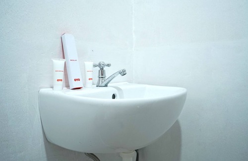 Balikpapan Hotel | OYO 1272 Grand Garuda Guest House