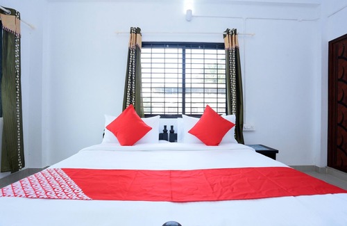 Panamaram Hotel | OYO 17186 Sunshine
