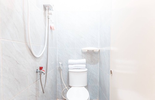 Depok Hotel | OYO 1841 Kathyrn Residence