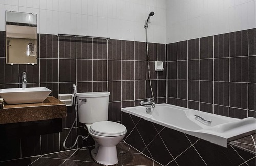 Toril Hostel | OYO 192 Tcc Condo - Hostel