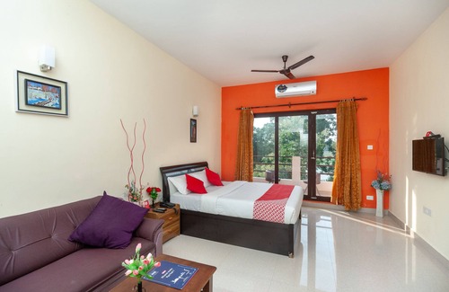 Mandavi Hotel | OYO 22532 Purple Lake View