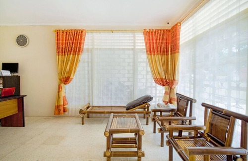 Padang Hotel | OYO 3252 Lansano Residence Syariah