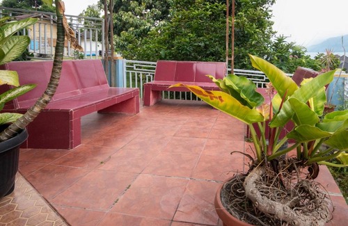 Parapat Hotel | OYO 3275 Hotel Harapan Isyes