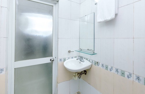 Hang Dao Hotel | OYO 604 Queen Hotel