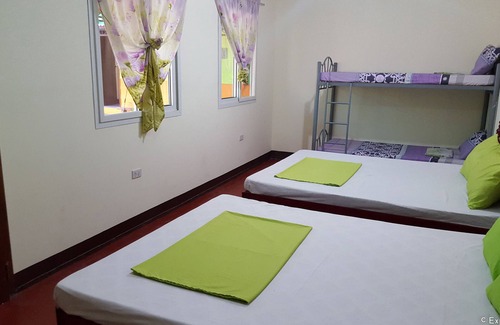 Puerto Princesa City Centre Hotel | OYO 671 Natua's Cabin