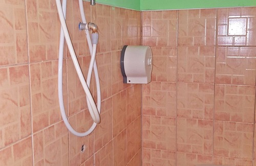 Puerto Princesa City Centre Hotel | OYO 671 Natua's Cabin