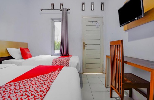 Tasikmalaya Hotel | OYO 90086 Pondok Tasyiq Guest House Syariah