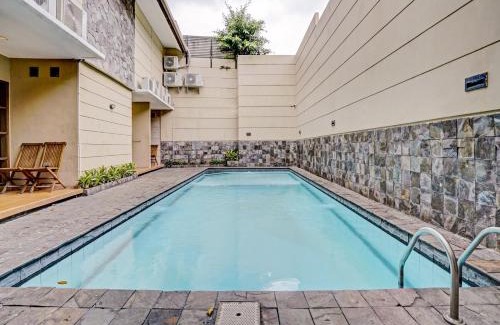Cigadung Hotel | OYO 90293 Guest House Cigadung 9a