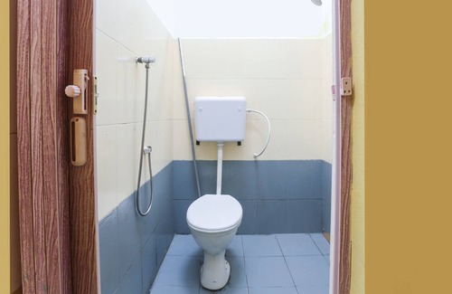 Kampung Bukit Bunga Hotel | OYO 90321 Hotel Bajet Sri Manal