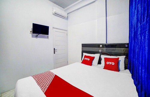 Medan Hotel | OYO 91236 Angelyn 2 Homestay