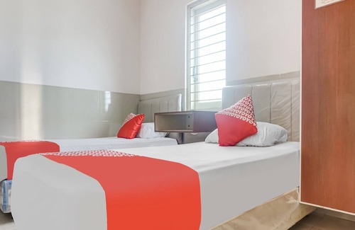 Makassar Hotel | OYO 91316 Hh Guest House Makassar