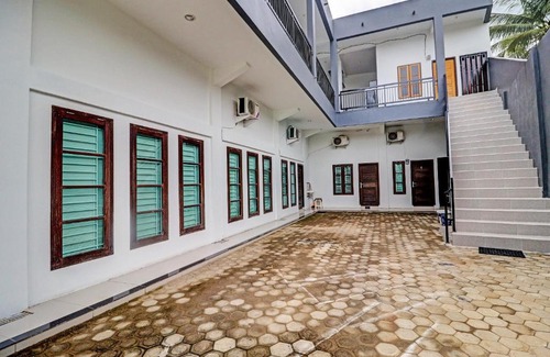 Jambi Hotel | OYO 92057 Reny Kost Syariah