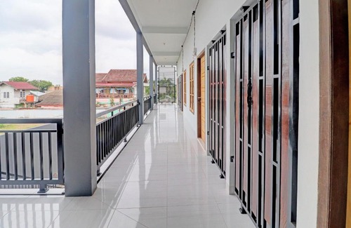 Jambi Hotel | OYO 92057 Reny Kost Syariah