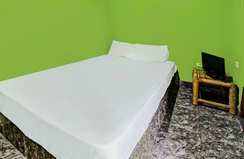Kecamatan Narmada Hotel | OYO 92149 Ashooy HomestayNearWisata Desa sedau