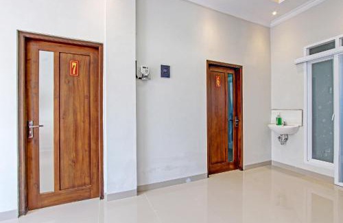 Cilacap Hotel | OYO 92879 Imperial Inn
